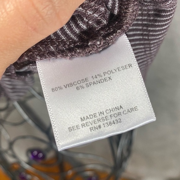 Modcloth striped scoop neck front knot tank top size M - Picture 5 of 7